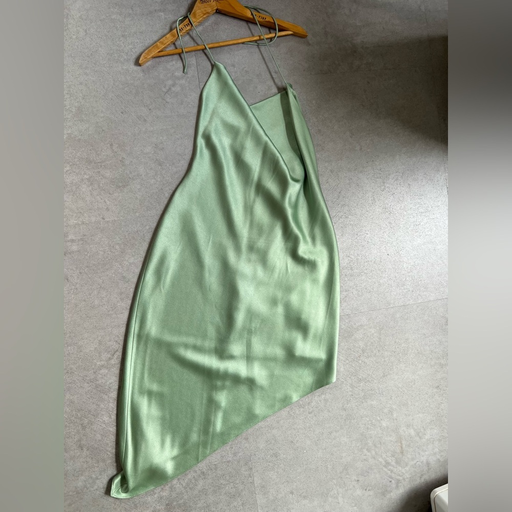 Alice + Olivia Harmony Halter Dress - Picture 7 of 10